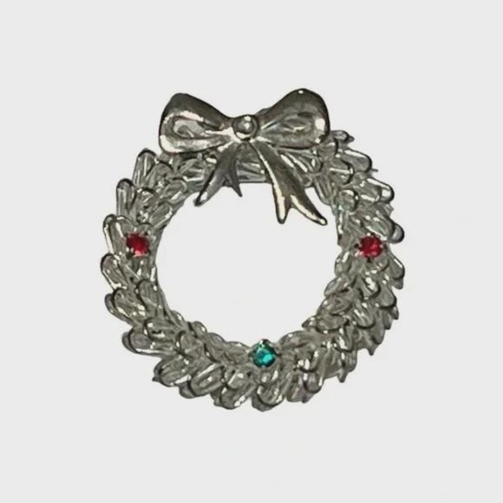 Silver Toned Christmas Wreath with Rhinestones Brooch